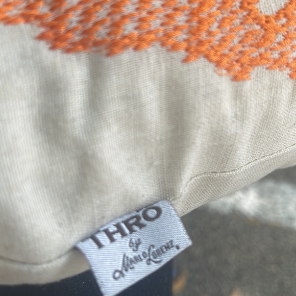 pillow - Picture 3 of 4